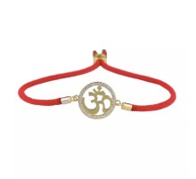 Браслет Удачі на червоній нитці з Золотим слогом ОМ і цирконієм