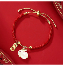 Браслет Нефритовий Кролик на червоній нитці з позолотою 24 каратів для великої любовності, романтики, партнерство та уд