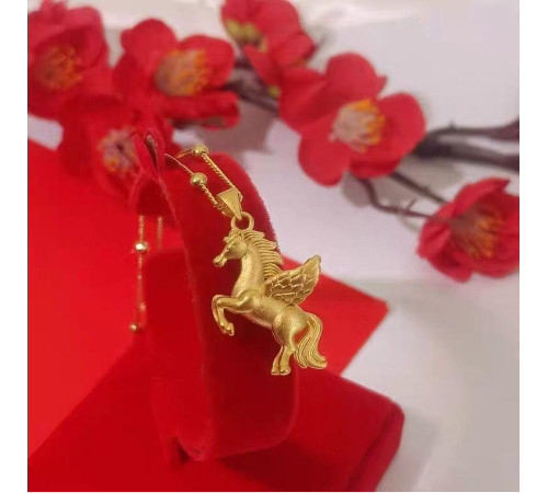 Золота підвіска амулета Летюча Кінь Пегас приносить удачу, захищає вас і вашу ауру від недуг