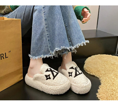 Жіночі Брендові капці Louis Vuitton Закриті з Чотирилистим Клевером для удачі білі 40 розмір