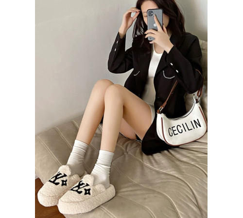 Жіночі Брендові капці Louis Vuitton Закриті з Чотирилистим Клевером для удачі білі 40 розмір