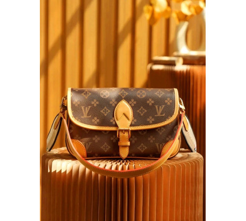 Брендова сумка з Чотирилисним Клевером Van Cleef для великої удачі