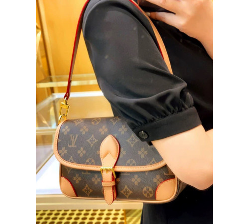 Брендова сумка з Чотирилисним Клевером Van Cleef для великої удачі