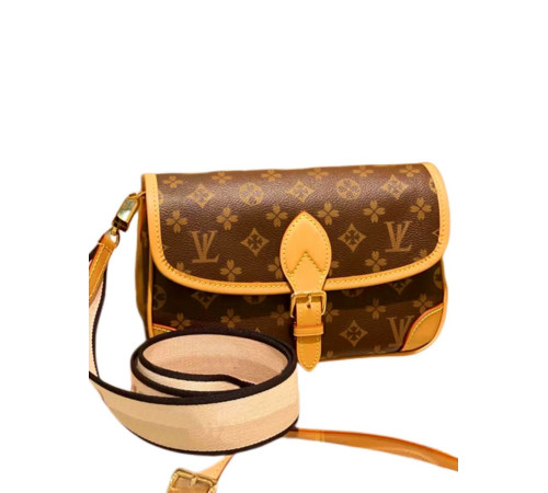 Брендова сумка з Чотирилисним Клевером Van Cleef для великої удачі