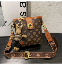 Брендова Сумка із сакральними Символами та Брелоком Кролик для удачі та приваблення грошей коричневий колір