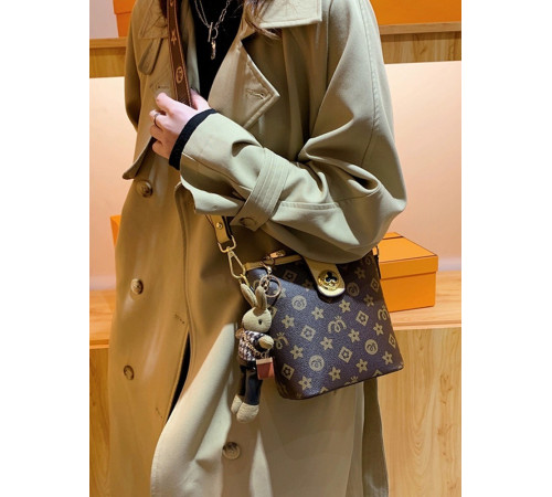 Брендова Сумка із сакральними Символами та Брелоком Кролик для удачі та приваблення грошей коричневий колір