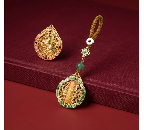 Малайзійський Брелок Кінь Перемоги з авантюрином і чотирилистним конюшином для удачі, щастя, довголіття, успіху та процвітання